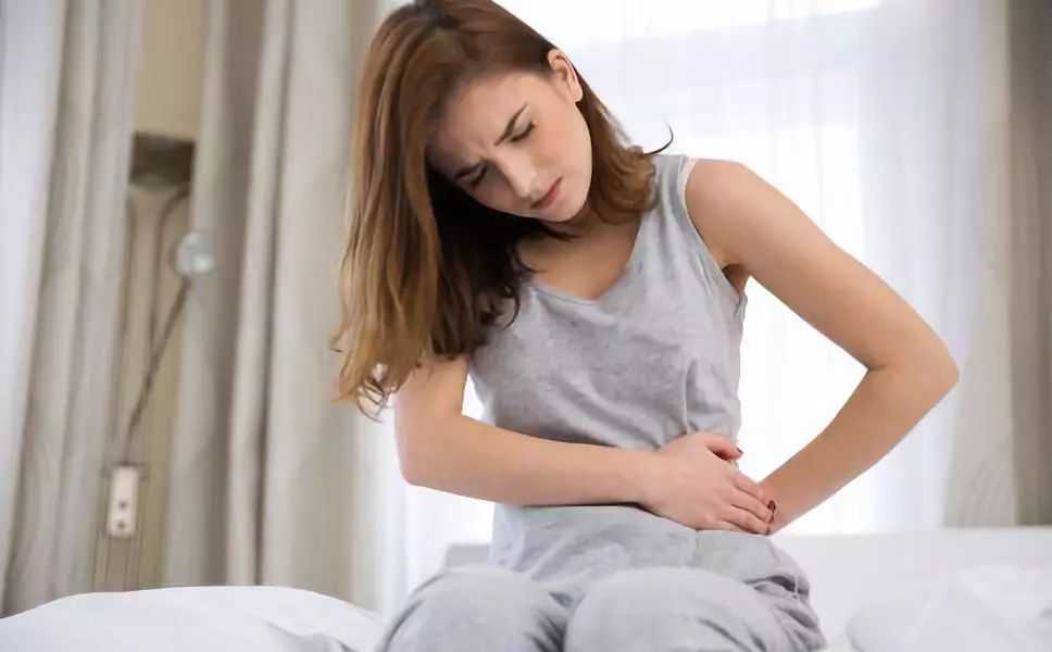 经期嗜睡疲劳乏力什么原因女生经期犯困吃什么食物好 月经期间可以打新冠疫苗吗