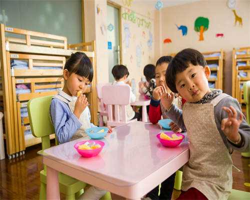 备孕期可以接种新冠疫苗加强针吗？孕期和哺乳期可以接种吗？